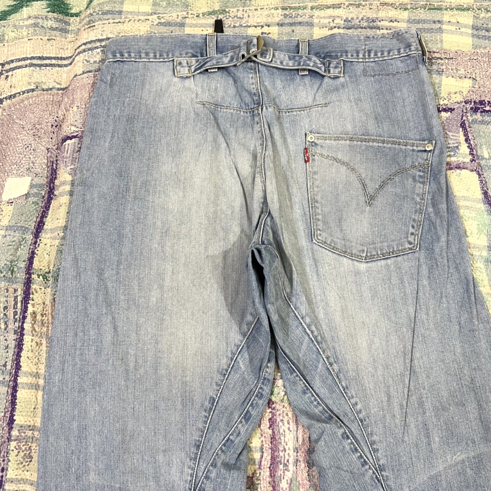 vintage Levis Engineered Jeans Mens light blue Wash Twisted Buckle Back 34x32